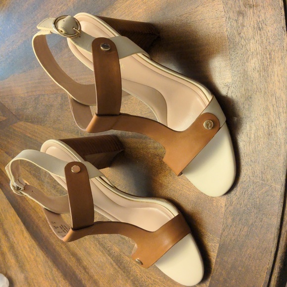 Preston & York “Faye” Leather Block Heel Sandals Tan White Slingback Size 9M NWO - Picture 4 of 12